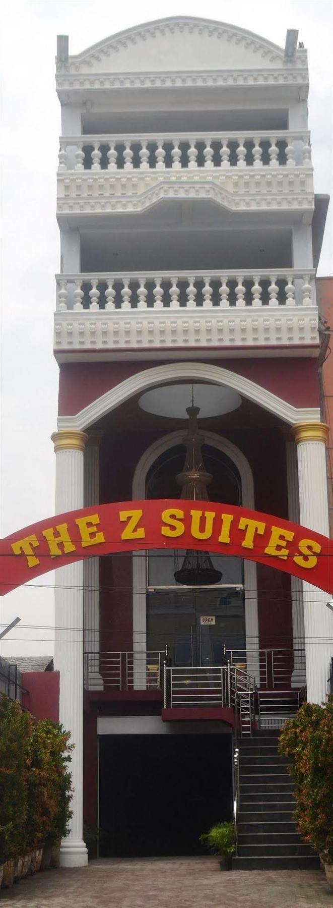 Oyo 2574 Z Suites Hotel Medan Exterior foto